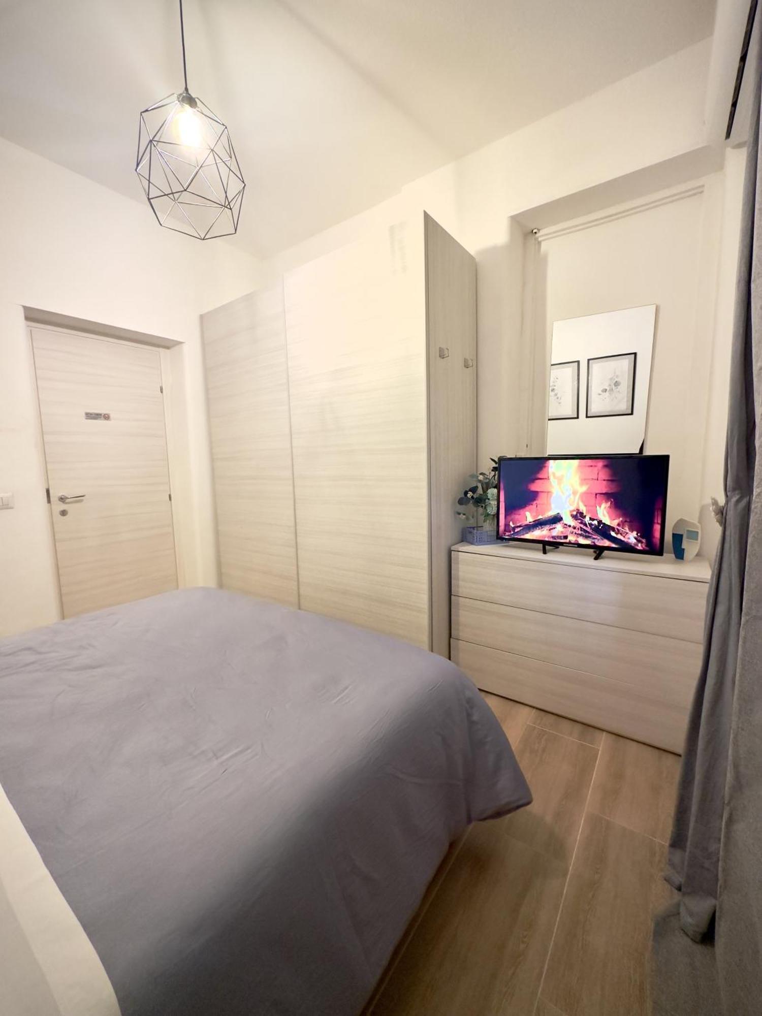 Апартаменты Dama House Airport&Hospital Катания Экстерьер фото